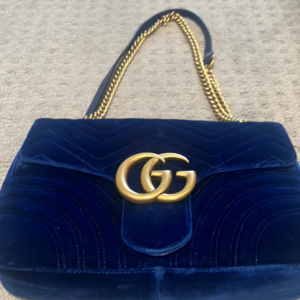 LIKE NEW GUCCI VELEVT BLUE MARMONT BAG SIZE MEDIUM
